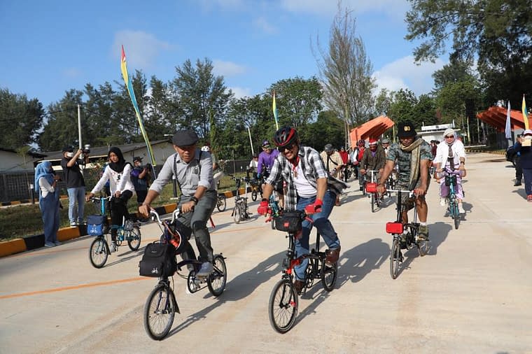 100 Peserta Ramaikan Sepeda Santai di Batam